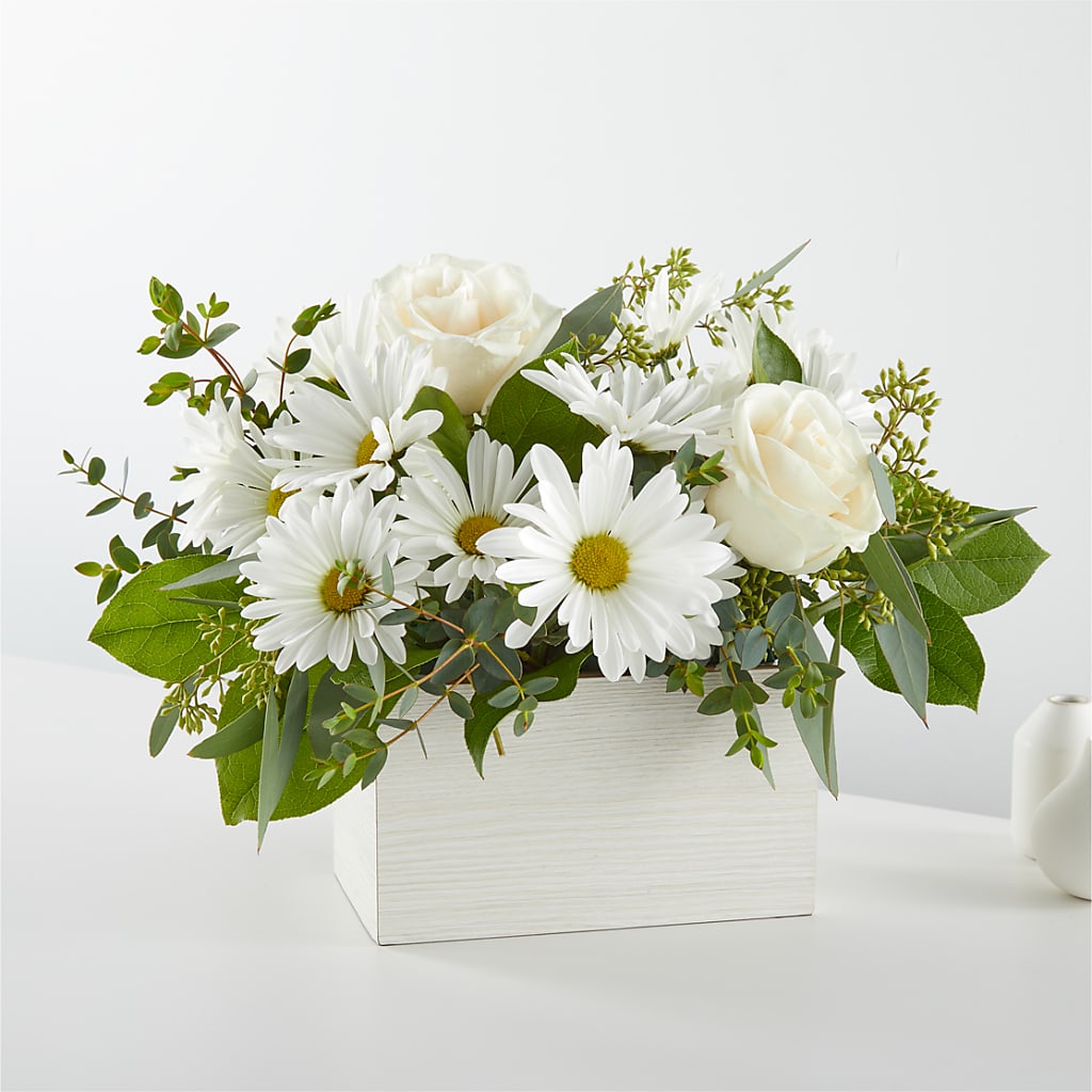 Fresh Linen Box Bouquet – Flowers By Elena, Methuen MA