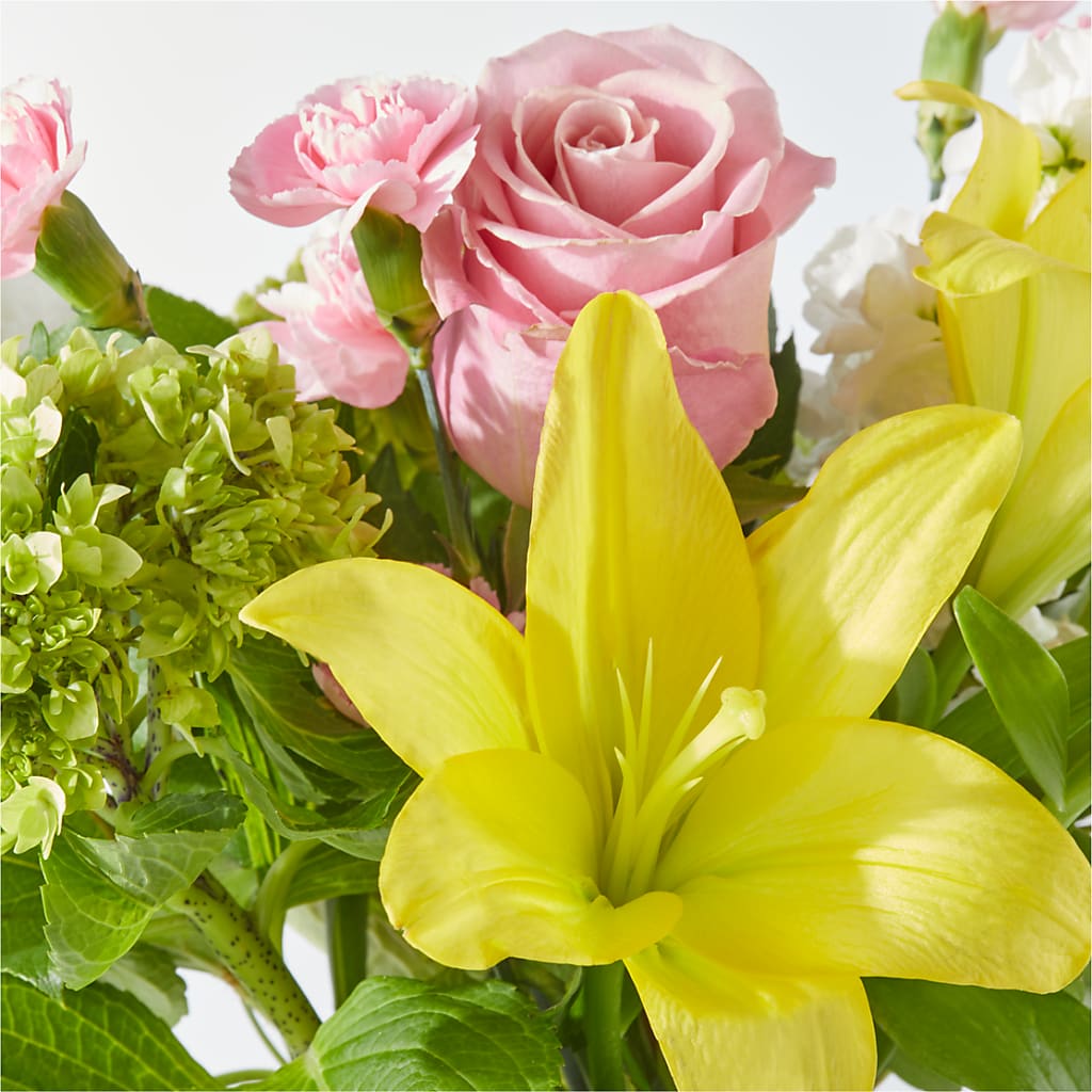 Garden Delight Bouquet –  Flowers By Elena, Methuen MA